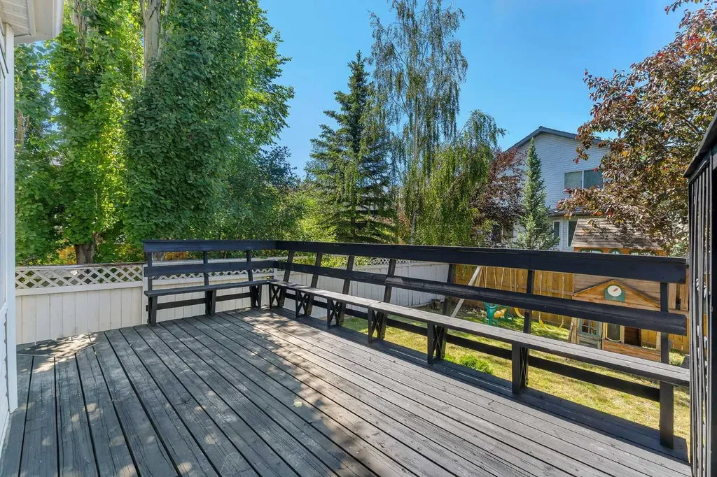 29 Douglas Glen Crescent SE Calgary AB T2Z 3M6