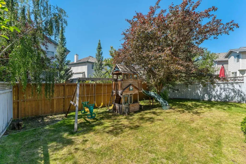 29 Douglas Glen Crescent SE Calgary AB T2Z 3M6