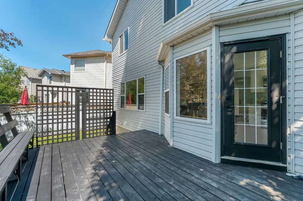 29 Douglas Glen Crescent SE Calgary AB T2Z 3M6