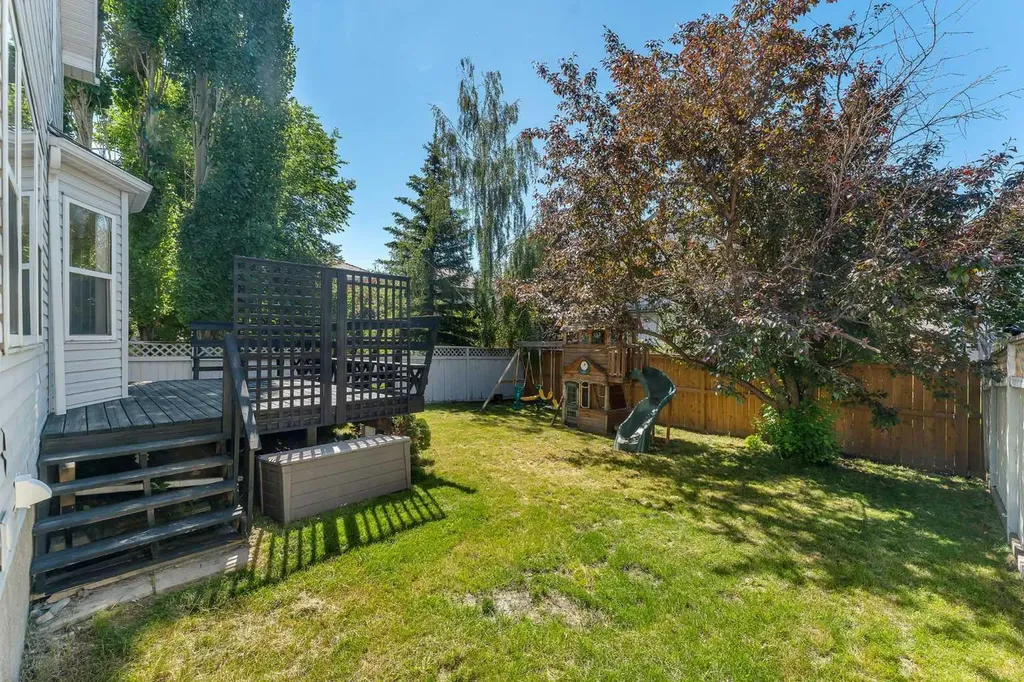 29 Douglas Glen Crescent SE Calgary AB T2Z 3M6