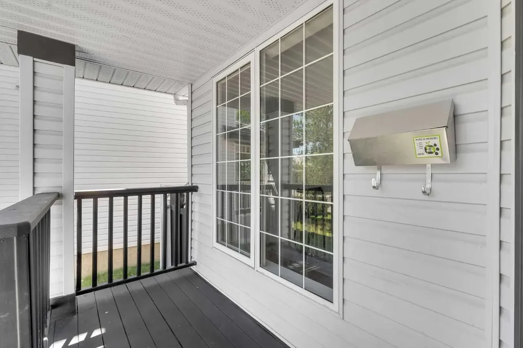 29 Douglas Glen Crescent SE Calgary AB T2Z 3M6