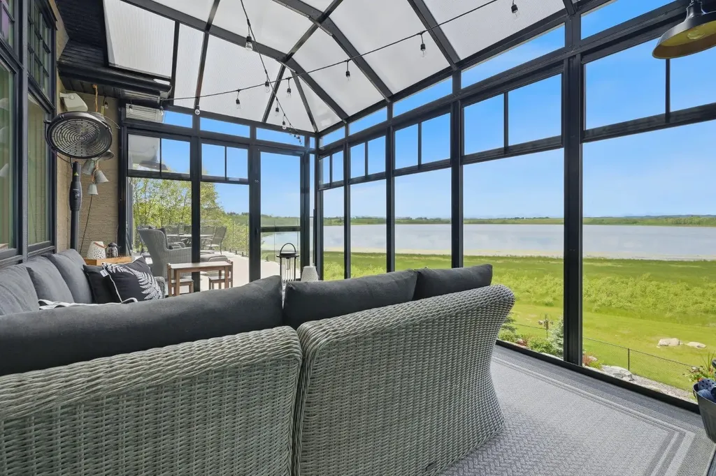 527 Montclair Place Cochrane Lake AB T4C 1A8
