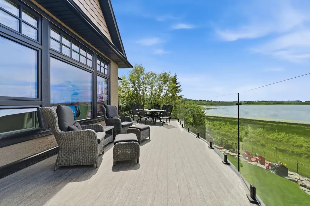 527 Montclair Place Rural Rocky View County AB T4C 1A8