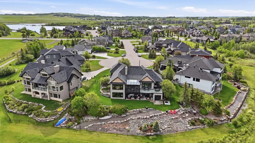 527 Montclair Place Rural Rocky View County AB T4C 1A8