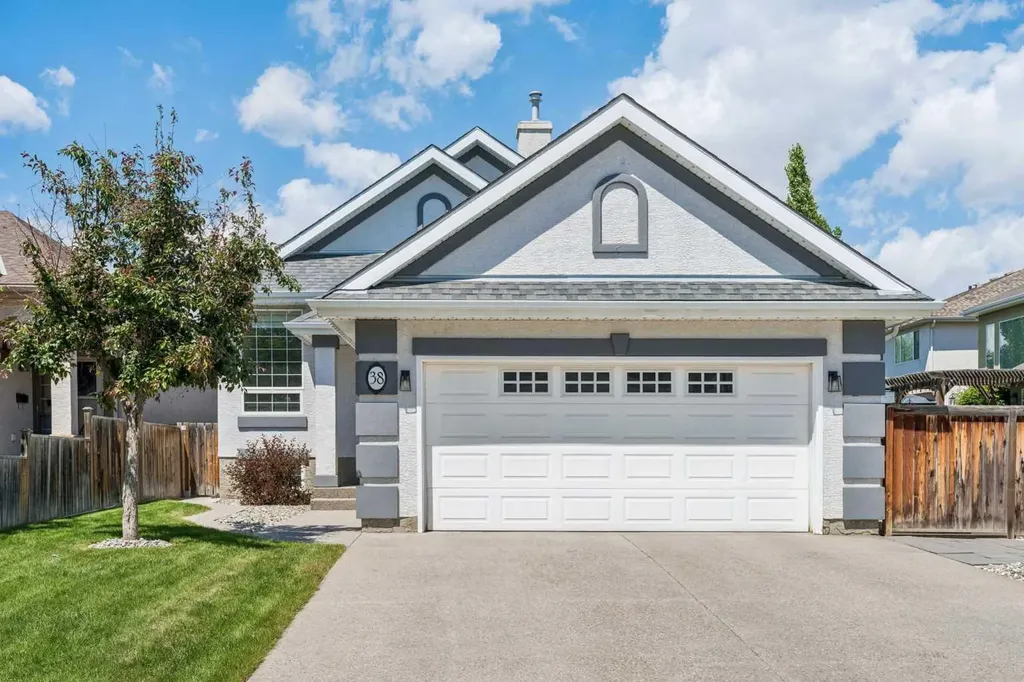 38 Cranleigh Common SE Calgary AB T3M 1G5