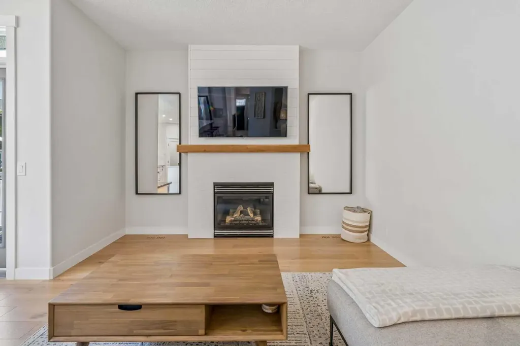 38 Cranleigh Common SE Calgary AB T3M 1G5