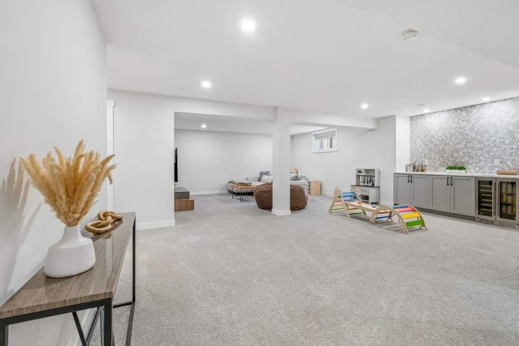 38 Cranleigh Common SE Calgary AB T3M 1G5