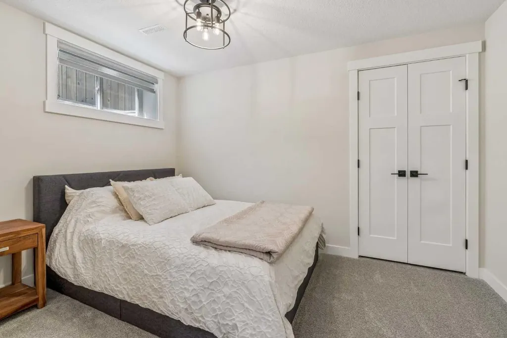 38 Cranleigh Common SE Calgary AB T3M 1G5