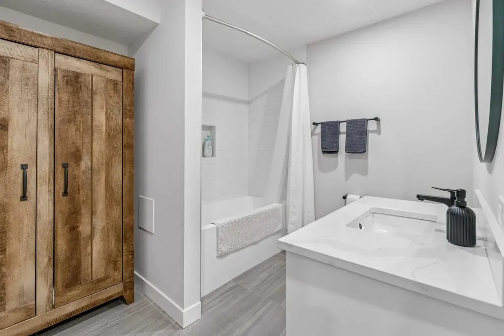 38 Cranleigh Common SE Calgary AB T3M 1G5