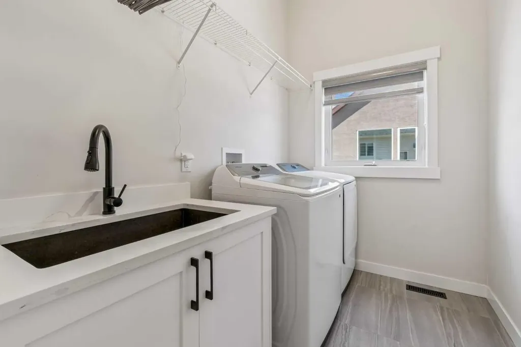 38 Cranleigh Common SE Calgary AB T3M 1G5