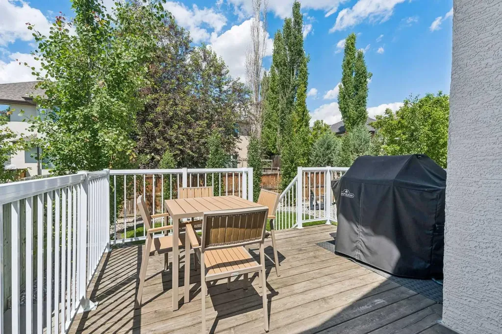 38 Cranleigh Common SE Calgary AB T3M 1G5