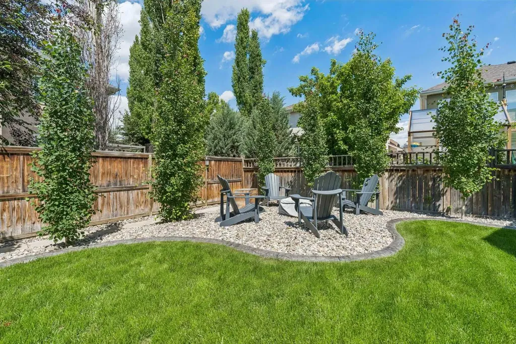 38 Cranleigh Common SE Calgary AB T3M 1G5