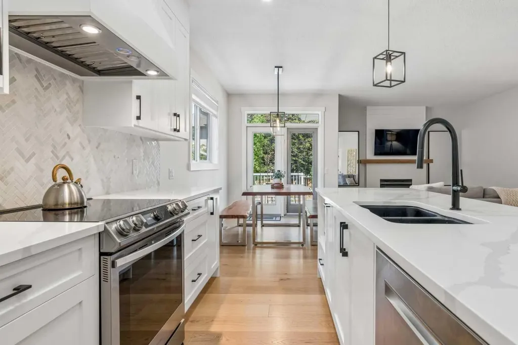38 Cranleigh Common SE Calgary AB T3M 1G5