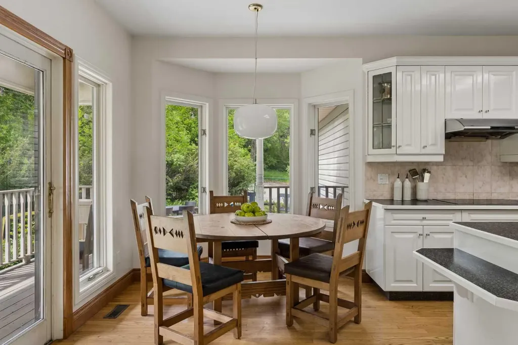 3229 2 Street SW Calgary AB T2S 1T5