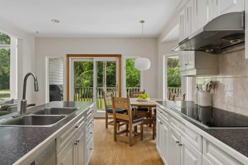 3229 2 Street SW Calgary AB T2S 1T5
