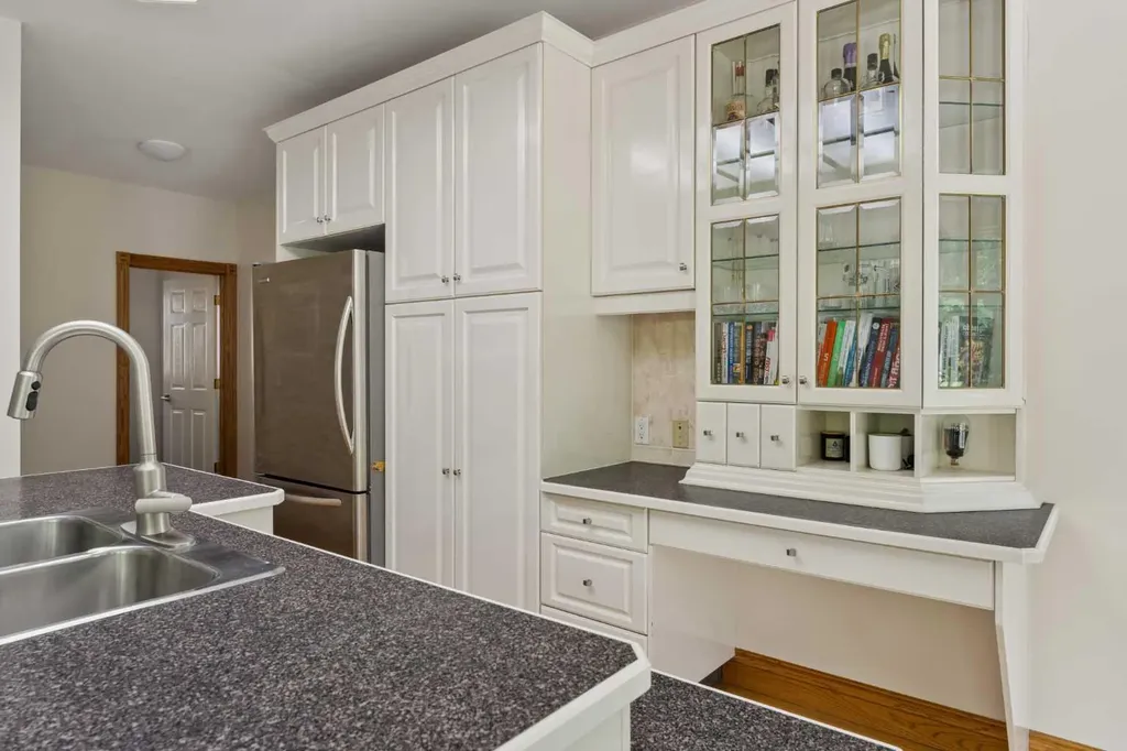 3229 2 Street SW Calgary AB T2S 1T5