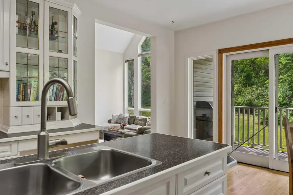 3229 2 Street SW Calgary AB T2S 1T5
