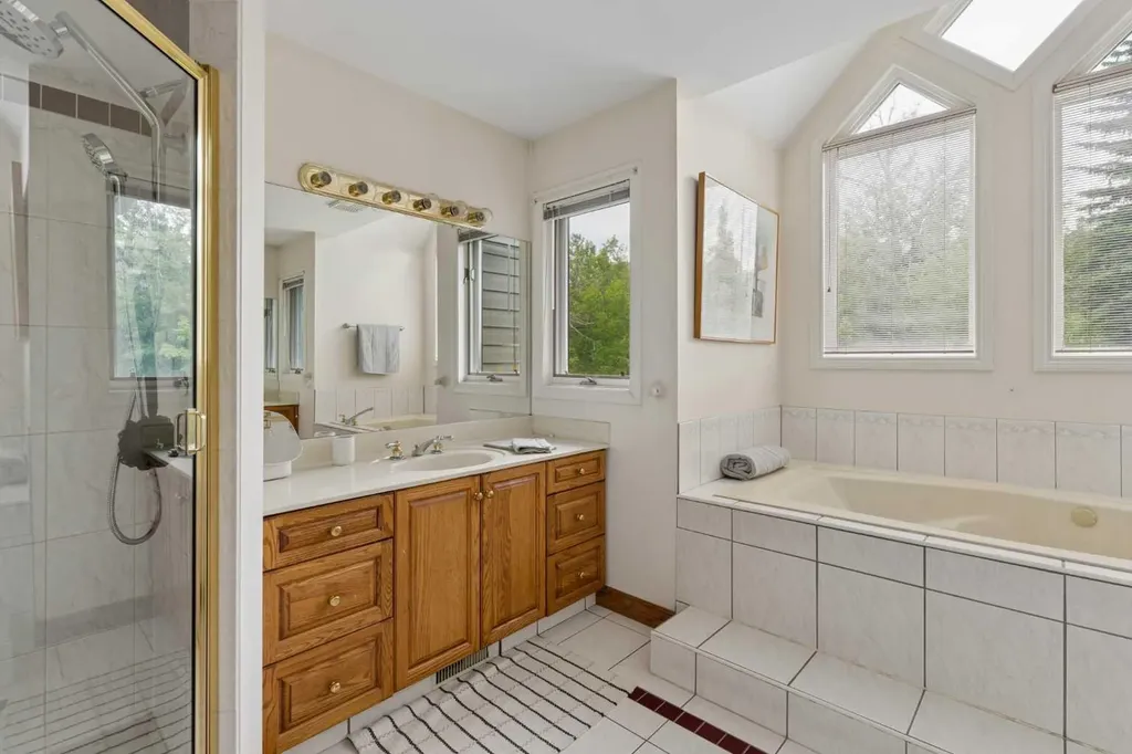 3229 2 Street SW Calgary AB T2S 1T5