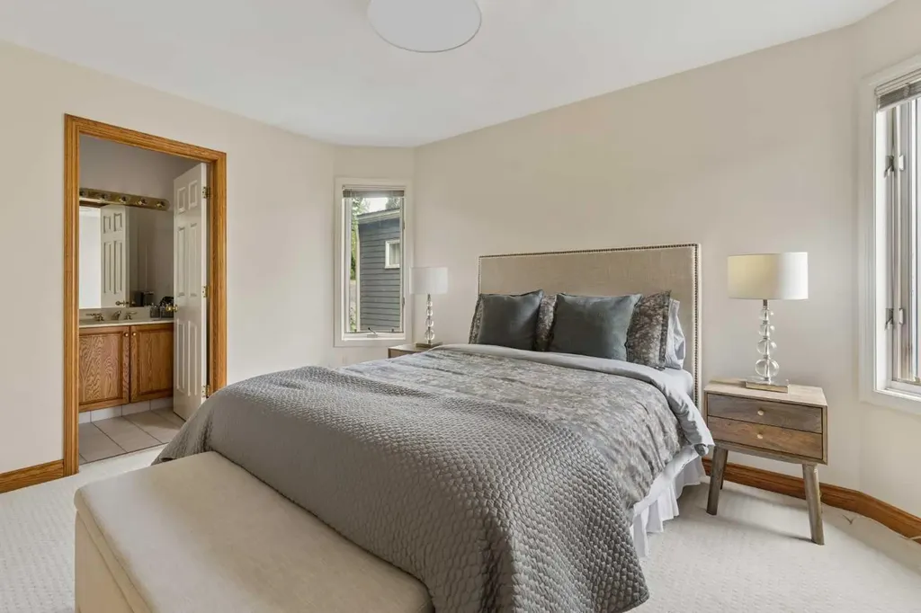 3229 2 Street SW Calgary AB T2S 1T5