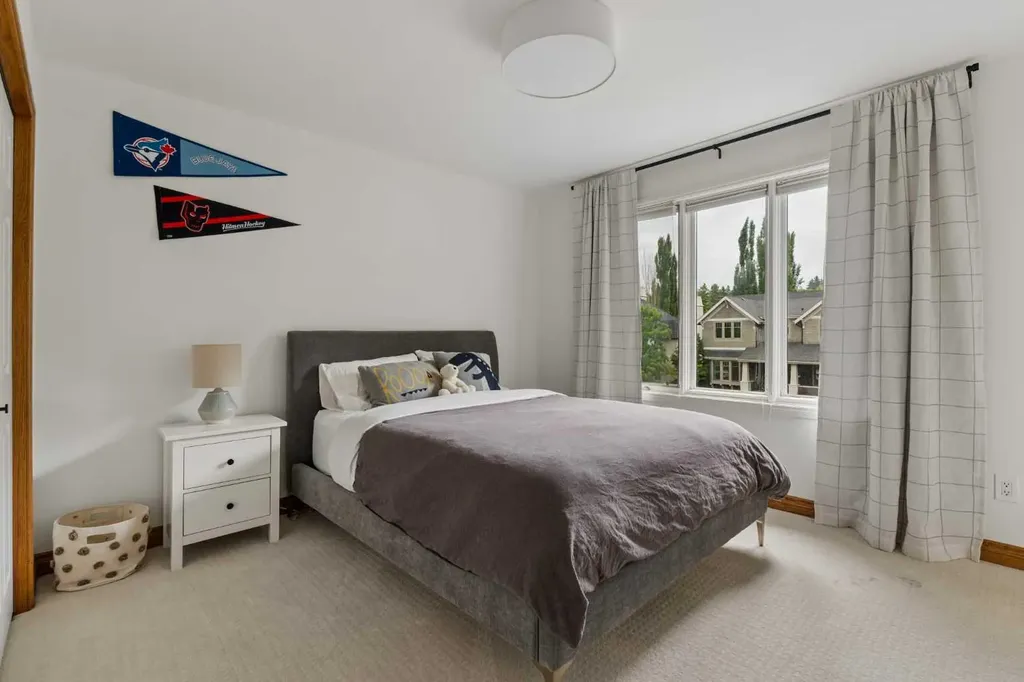 3229 2 Street SW Calgary AB T2S 1T5