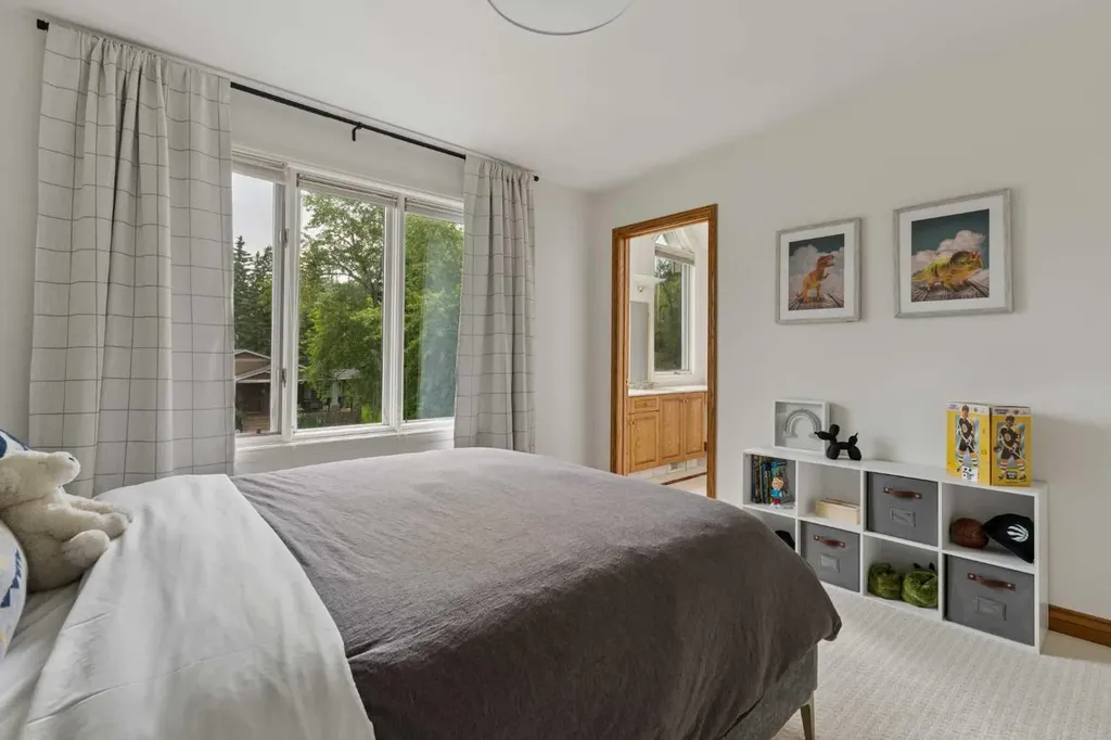 3229 2 Street SW Calgary AB T2S 1T5