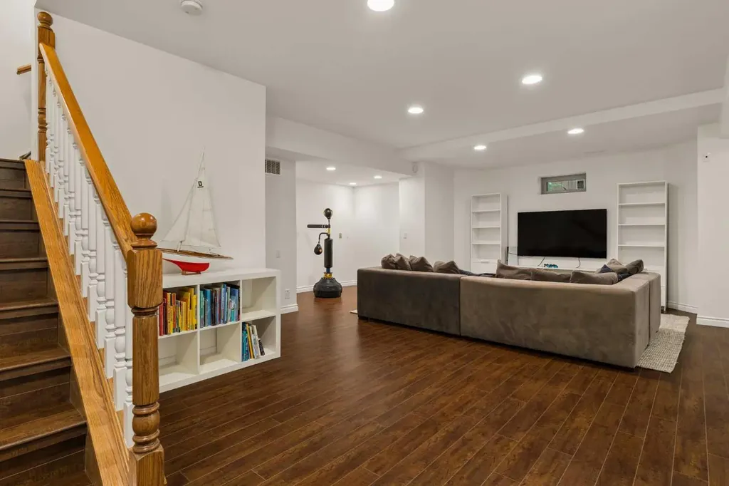 3229 2 Street SW Calgary AB T2S 1T5