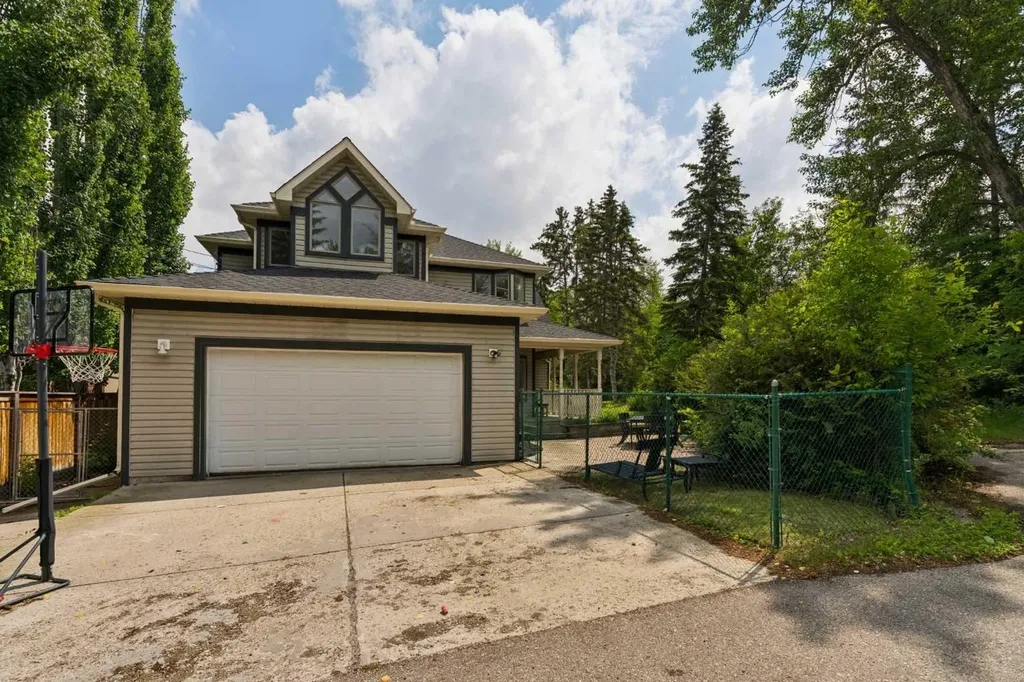 3229 2 Street SW Calgary AB T2S 1T5