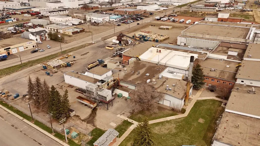131 22 Street N Lethbridge AB T1H 3R6