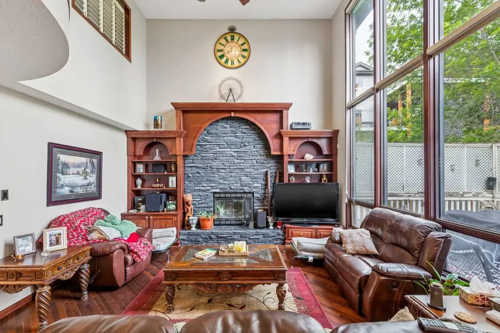 27 Valley Creek Bay NW Calgary AB T3B 5V3