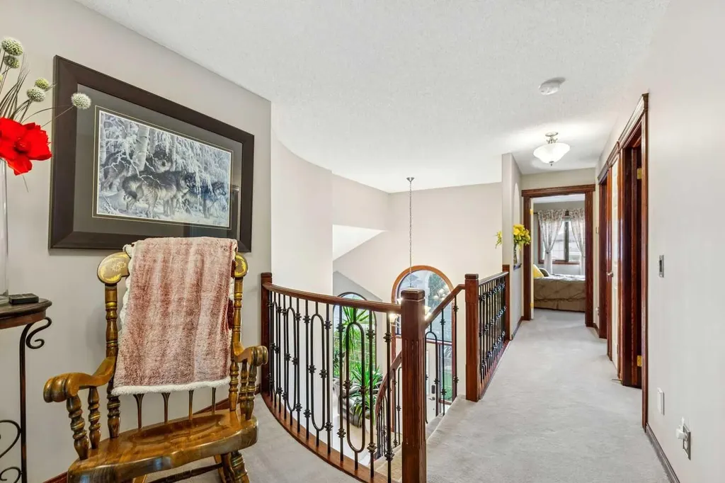 27 Valley Creek Bay NW Calgary AB T3B 5V3