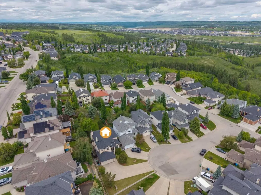 27 Valley Creek Bay NW Calgary AB T3B 5V3