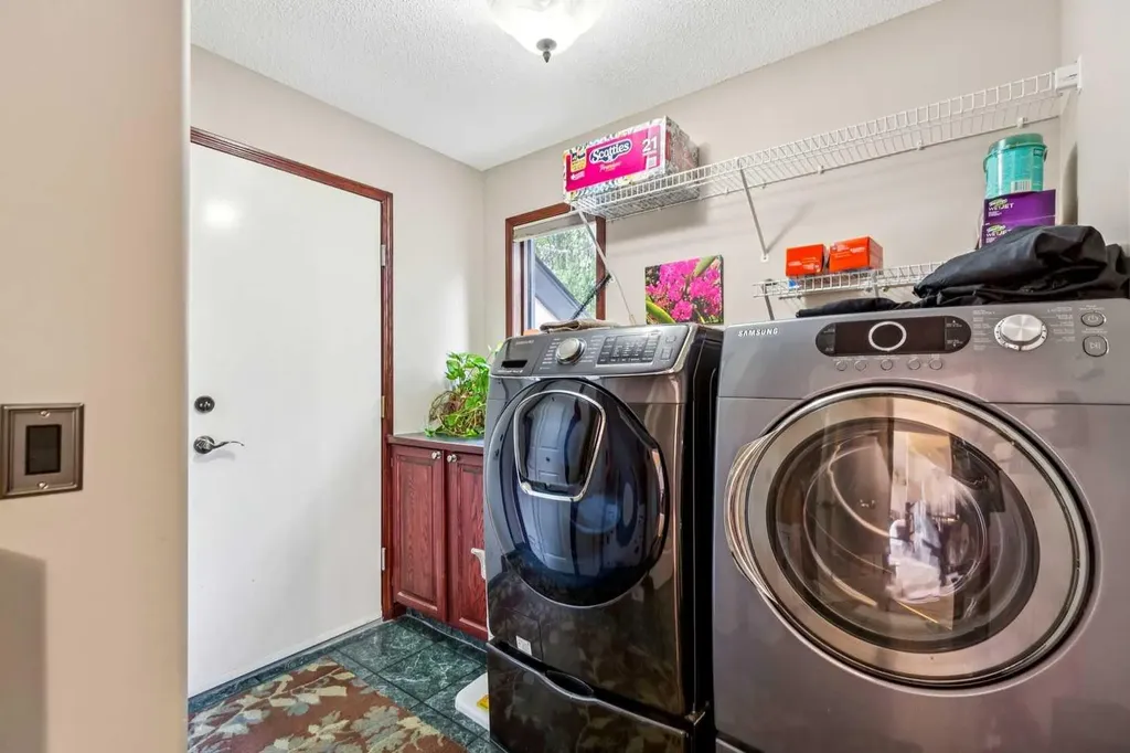27 Valley Creek Bay NW Calgary AB T3B 5V3