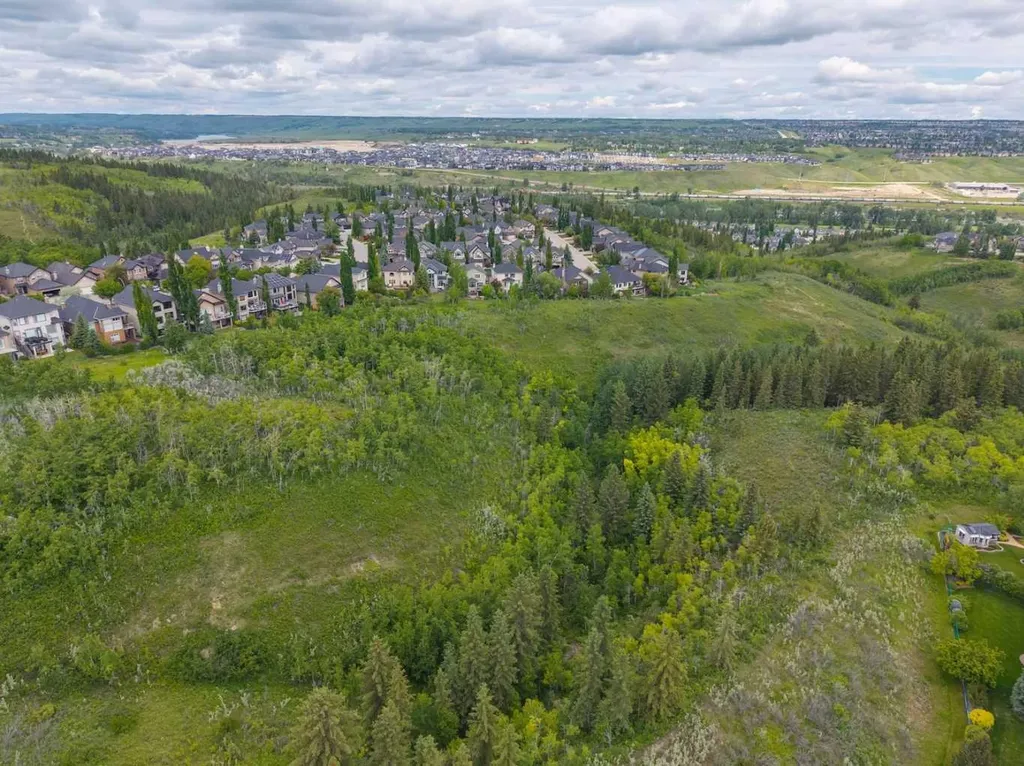 27 Valley Creek Bay NW Calgary AB T3B 5V3