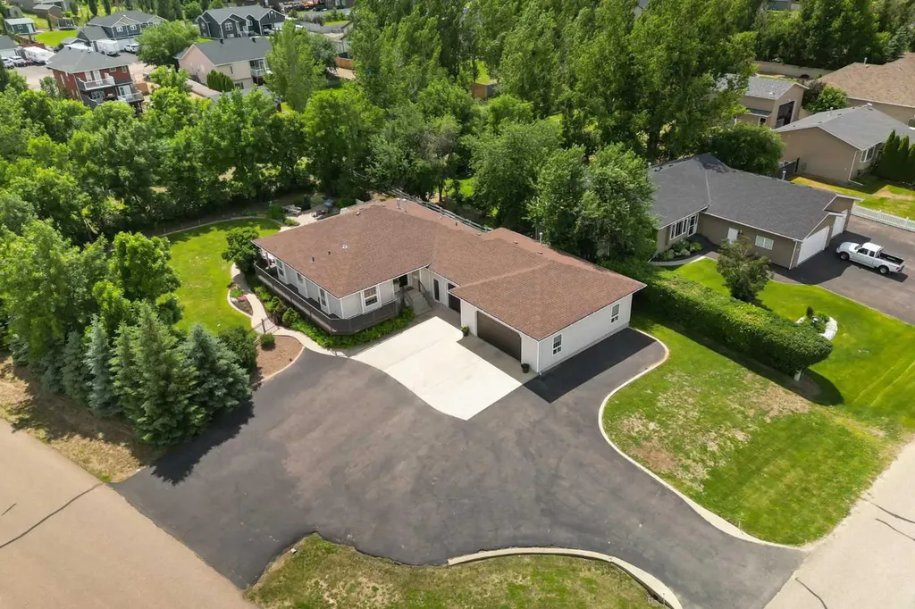 733 Eagle Ridge Drive Dunmore AB T1B 0J5