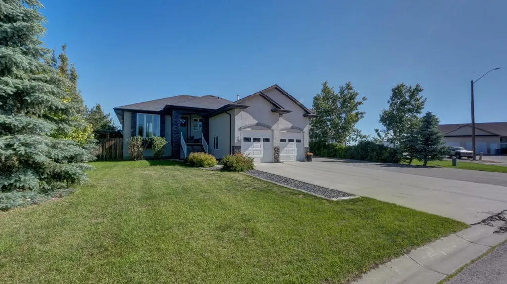 106 Derochie Drive W Claresholm AB T0L 0T0