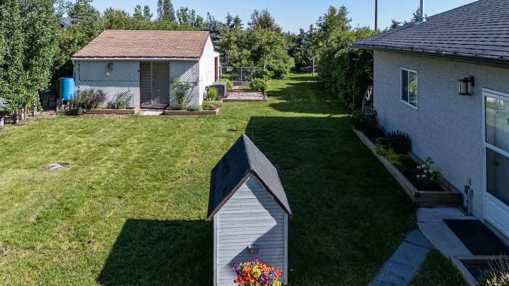 106 Derochie Drive W Claresholm AB T0L 0T0