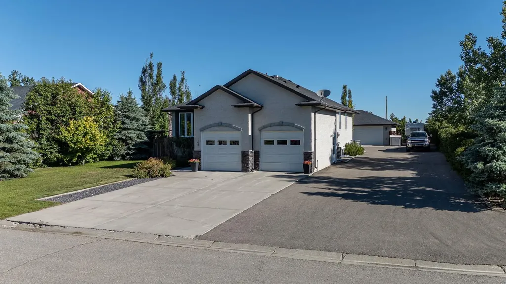 106 Derochie Drive W Claresholm AB T0L 0T0