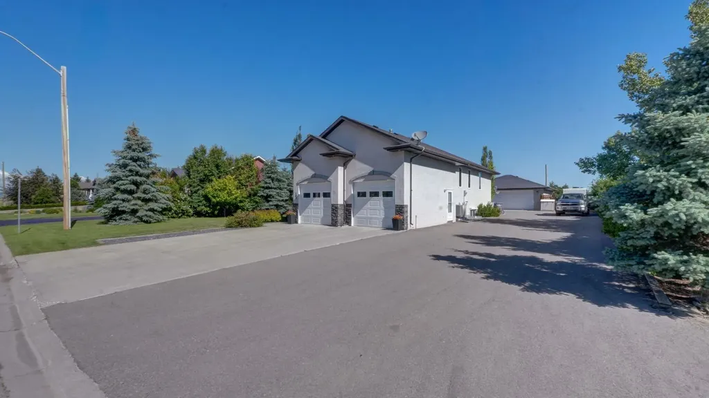 106 Derochie Drive W Claresholm AB T0L 0T0