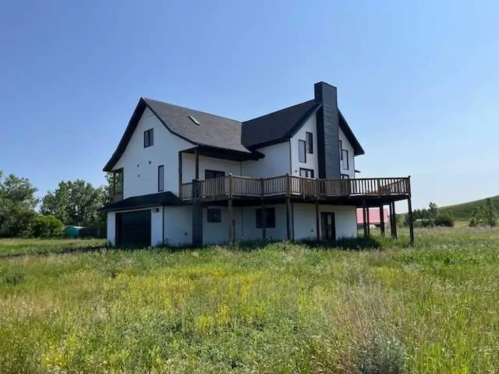 1 Main Street Rural Wheatland County AB T0J 2T0