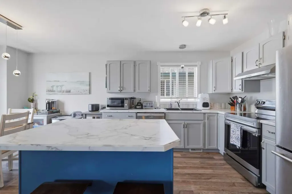 129 Silver Drive Blackfalds AB T0M 0J0
