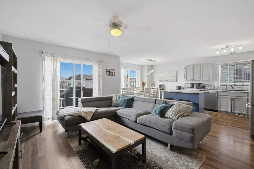 129 Silver Drive Blackfalds AB T0M 0J0