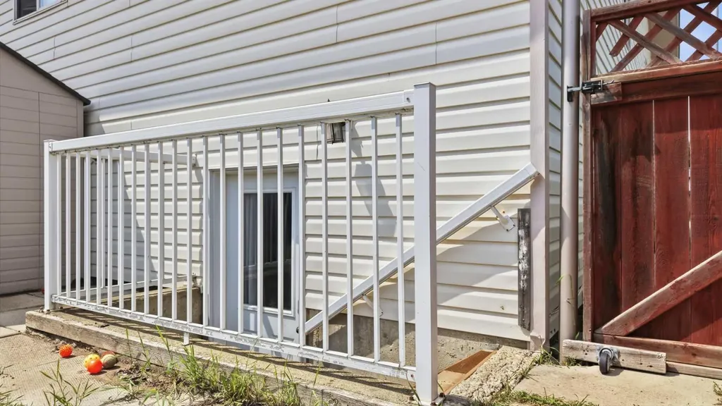 129 Silver Drive Blackfalds AB T0M 0J0