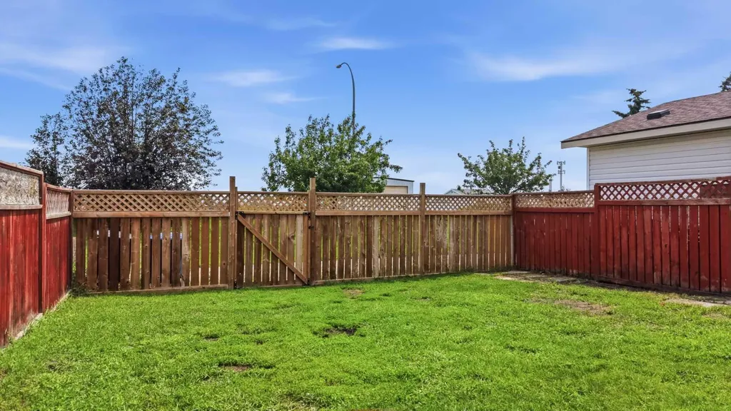 129 Silver Drive Blackfalds AB T0M 0J0