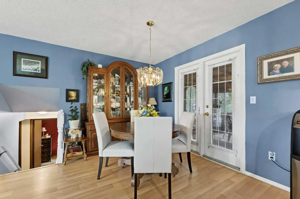 95 Rossdale Way SE Medicine Hat AB T1B1Y5