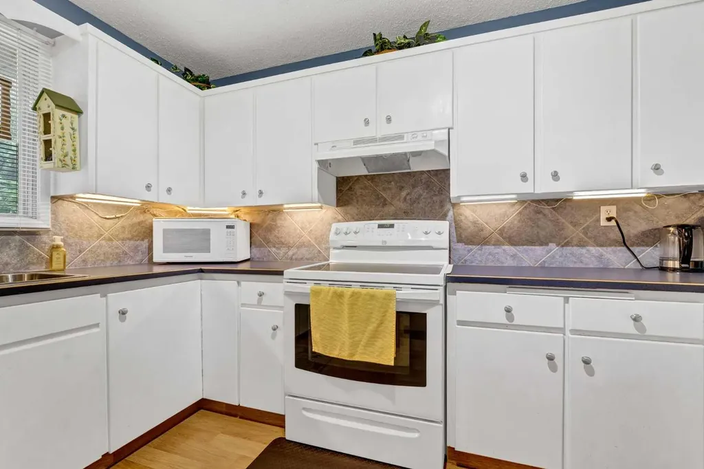 95 Rossdale Way SE Medicine Hat AB T1B1Y5