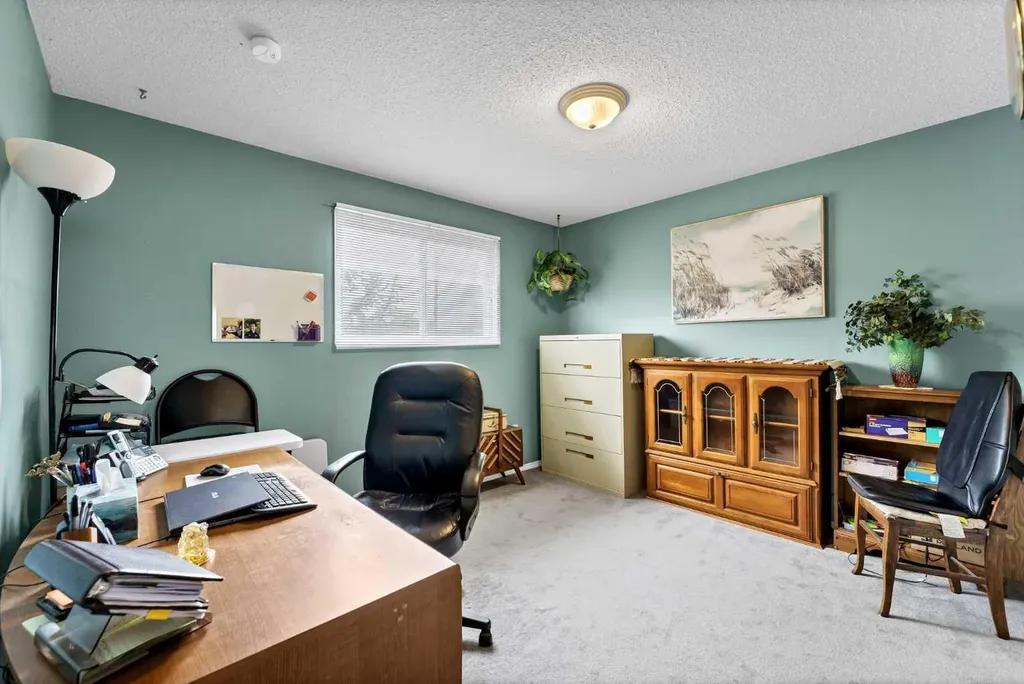 95 Rossdale Way SE Medicine Hat AB T1B1Y5