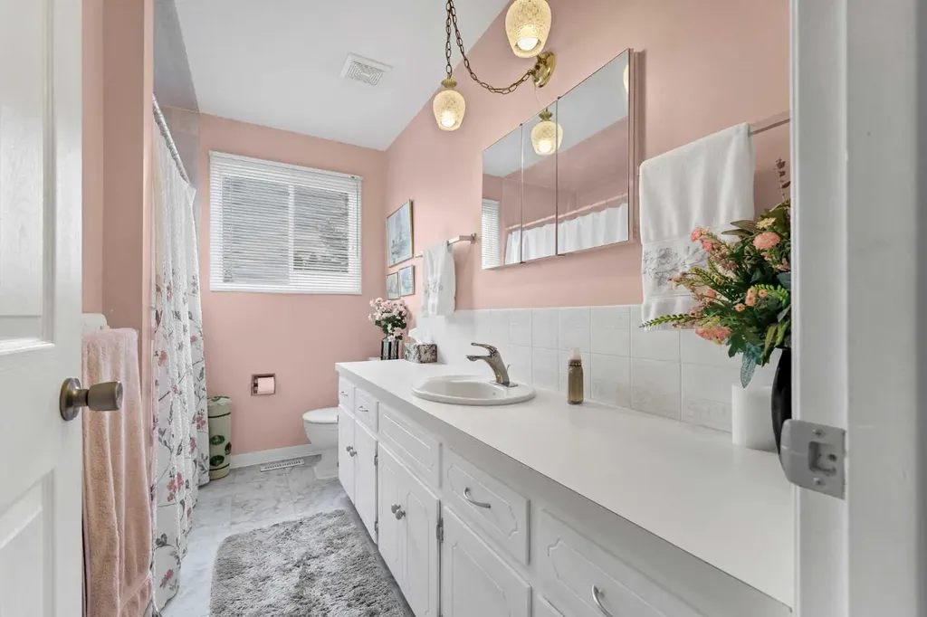 95 Rossdale Way SE Medicine Hat AB T1B1Y5