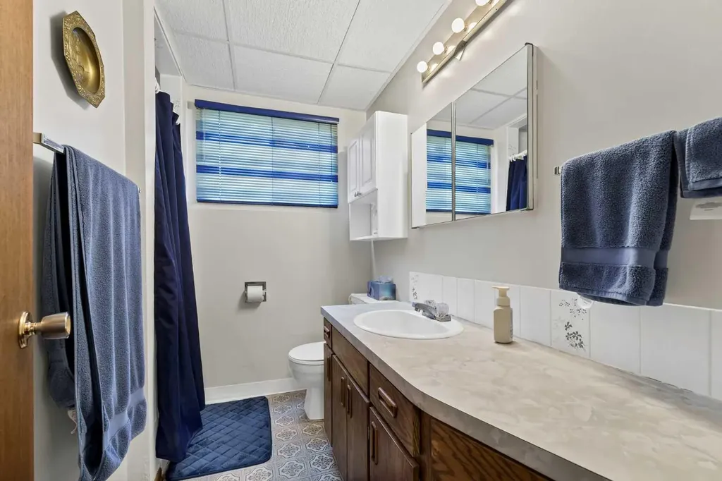 95 Rossdale Way SE Medicine Hat AB T1B1Y5