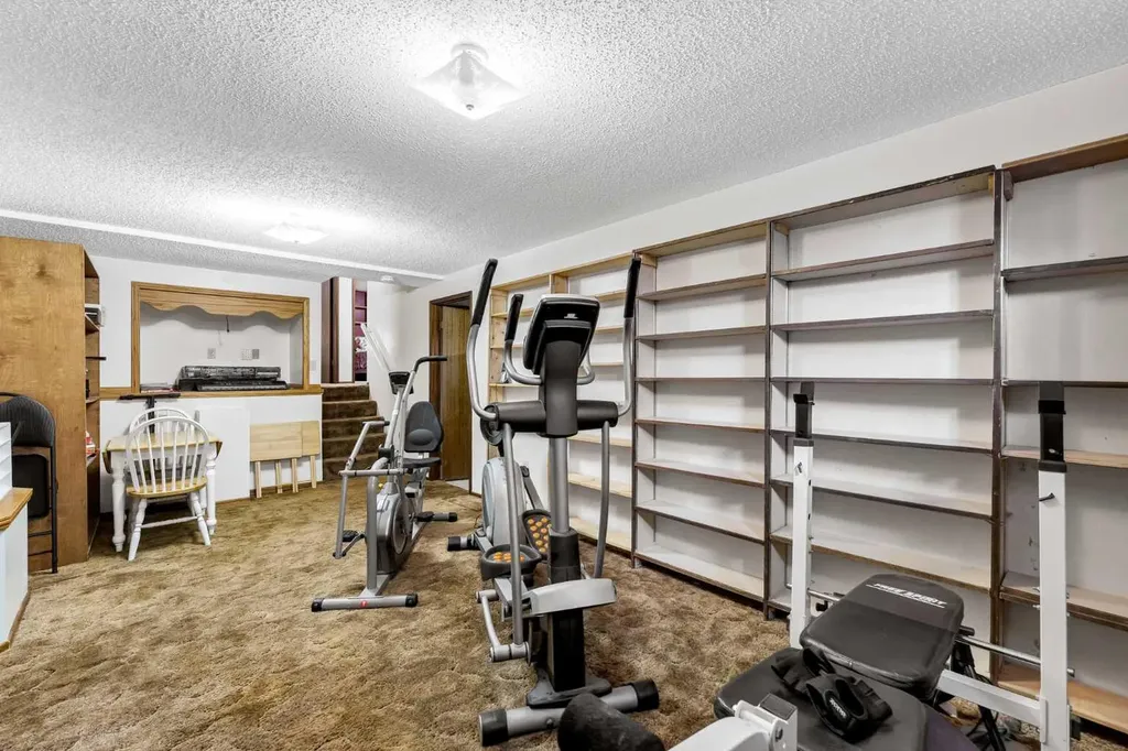95 Rossdale Way SE Medicine Hat AB T1B1Y5