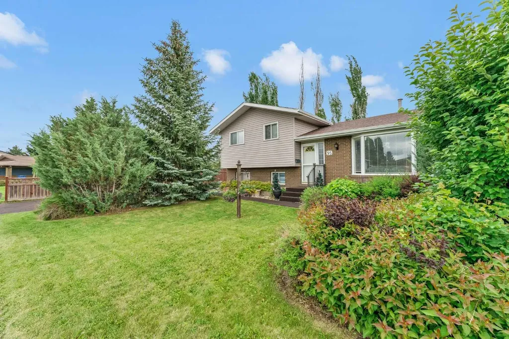 95 Rossdale Way SE Medicine Hat AB T1B1Y5